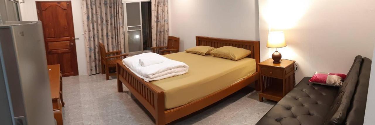 Baan Nernkhao Hotel Nong Prue Buitenkant foto